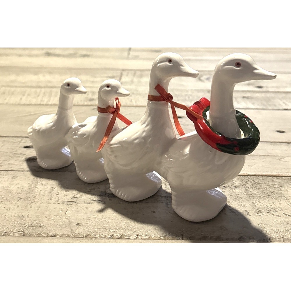Department 56 Christmas Red Bow Ducks‎ Geese 1980's Vintage Collectible Figurine